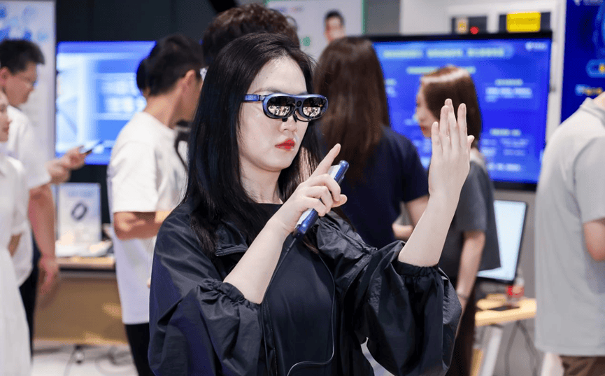 福田发布19款AI硬核产品达成千万级订单成果亮眼！(图18)