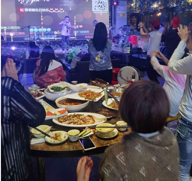 2025年夜场游戏精选：让欢聚时刻更嗨！