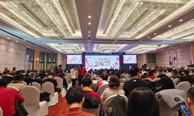 婚礼上的6个必玩小游戏!_2025最新婚礼大屏游戏集合(图2)